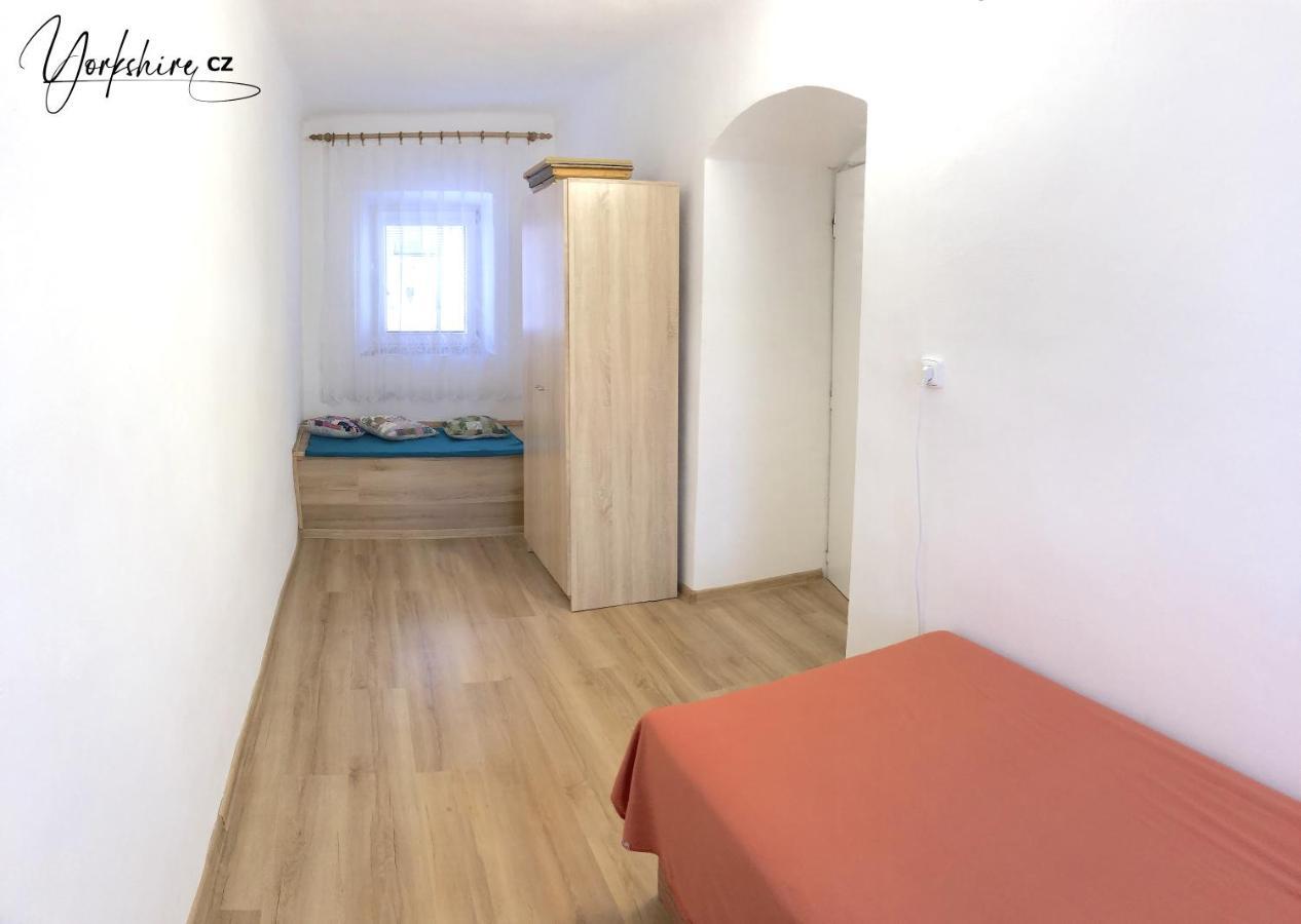 Apartment Yorkshire Bujanov Exterior photo